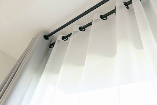 Linen VS Polyester: The Two Most Popular Curtain Materials